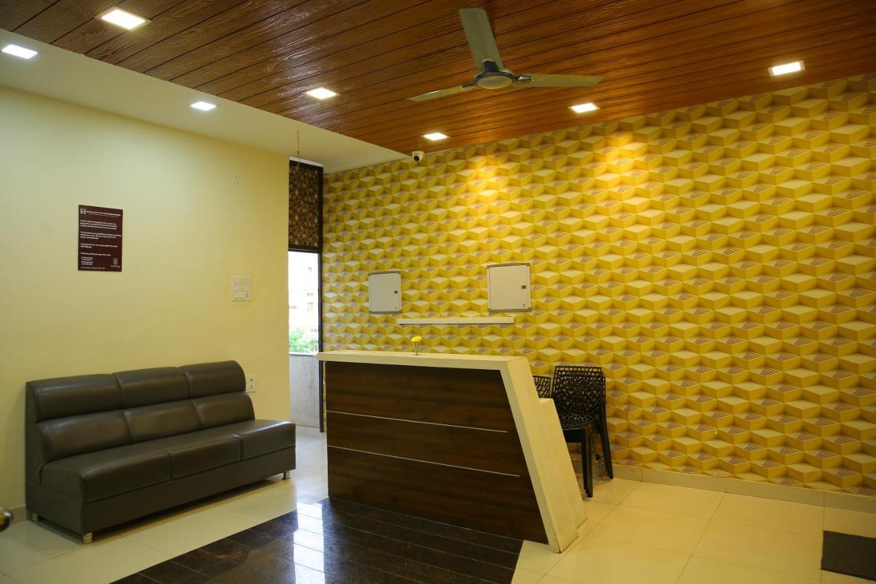 Hotel Maruthi Inn Nirmal  Экстерьер фото