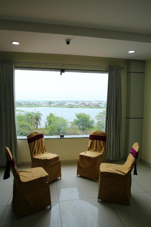 Hotel Maruthi Inn Nirmal  Экстерьер фото