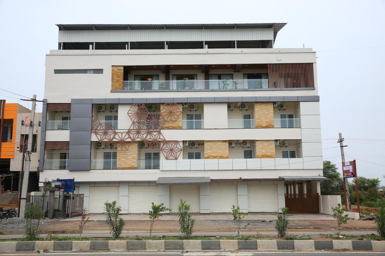 Hotel Maruthi Inn Nirmal  Экстерьер фото