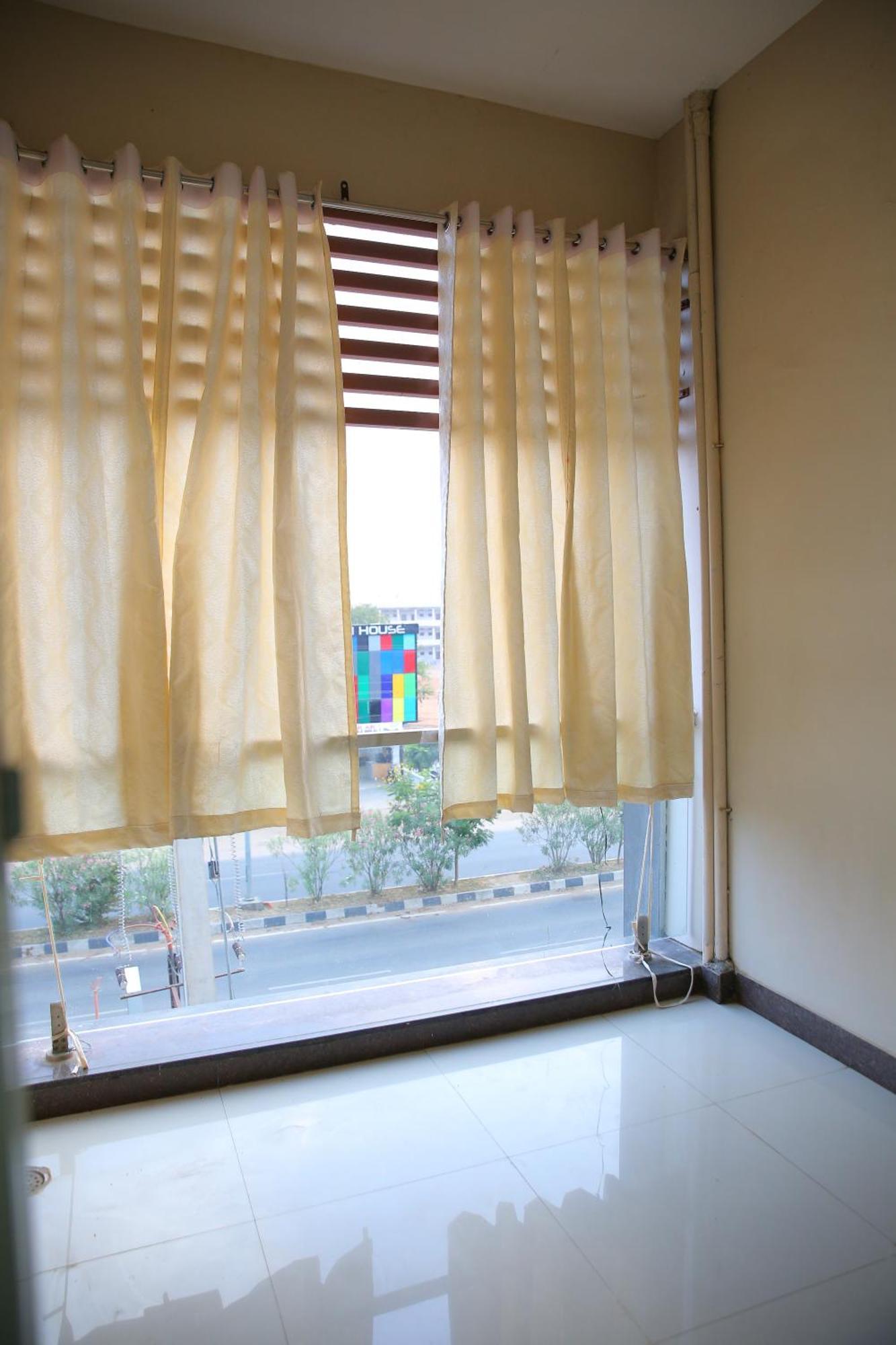 Hotel Maruthi Inn Nirmal  Экстерьер фото
